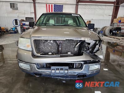 Piąte zdjęcie samochodu w środku: 2004 FORD F150 VIN:1FTPX14504NA91592 - miniatura