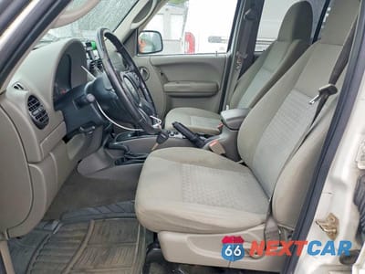 Zdjęcie 7 z 13 samochodu: 2005 JEEP LIBERTY SPORT VIN:1J4GL48K25W522811 - miniatura