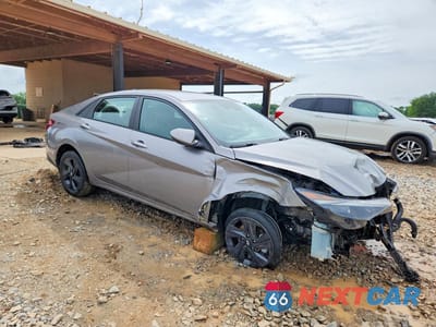Czwarte zdjęcie samochodu z boku: 2022 HYUNDAI ELANTRA SEL VIN:KMHLM4AG6NU216645 - miniatura