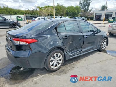 Trzecie zdjęcie samochodu z tyłu: 2024 TOYOTA COROLLA LE VIN:5YFB4MDE0RP164913 - miniatura