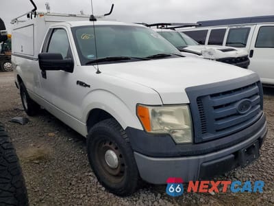Czwarte zdjęcie samochodu z boku: 2010 FORD F150 VIN:1FTMF1CW6AKA46539 - miniatura