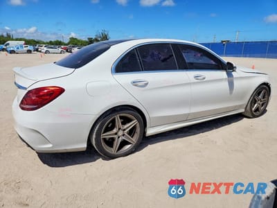 Trzecie zdjęcie samochodu z tyłu: 2016 MERCEDES-BENZ C 300 VIN:55SWF4JB7GU170382 - miniatura
