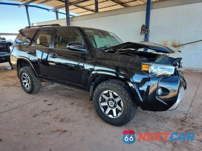 Czwarte zdjęcie samochodu z boku: 2020 TOYOTA 4RUNNER TRD OFF-ROAD PREMIUM VIN:JTEBU5JR7L5822885 - miniatura