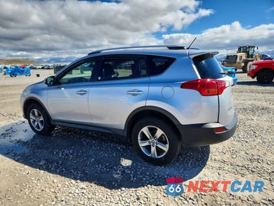 Drugie zdjęcie samochodu z przodu: 2015 TOYOTA RAV4 XLE VIN:JTMRFREV7FJ033885 - miniatura