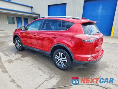 Drugie zdjęcie samochodu z przodu: 2017 TOYOTA RAV4 LE VIN:2T3BFREV3HW600003 - miniatura