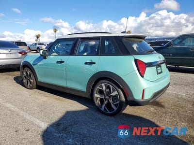 Drugie zdjęcie samochodu z przodu: 2025 MINI COOPER S VIN:WMW53GD0XS2X63101 - miniatura