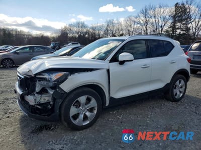 2021 VOLVO XC40 T5 MOMENTUM YV4162UK1M2456400 - główne zdjęcie licytacji z USA - miniatura