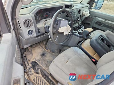 Zdjęcie 8 z 12 samochodu: 2010 FORD ECONOLINE E150 VAN VIN:1FTNE1EW9ADA94819 - miniatura