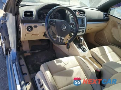 Zdjęcie 8 z 13 samochodu: 2015 VOLKSWAGEN EOS KOMFORT VIN:WVWBW8AH7FV000597 - miniatura