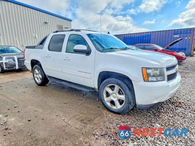 Czwarte zdjęcie samochodu z boku: 2011 CHEVROLET AVALANCHE LT VIN:3GNTKFE38BG251741 - miniatura