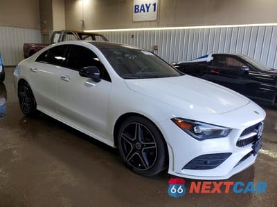 Czwarte zdjęcie samochodu z boku: 2022 MERCEDES-BENZ CLA 250 4MATIC VIN:W1K5J4HB9NN285314 - miniatura