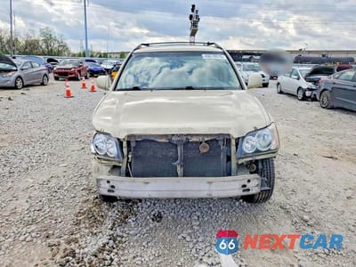 Piąte zdjęcie samochodu w środku: 2003 TOYOTA HIGHLANDER SPORT VIN:JTEHF21A830125557 - miniatura