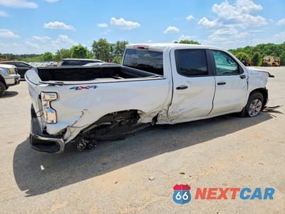 Trzecie zdjęcie samochodu z tyłu: 2025 CHEVROLET SILVERADO K1500 VIN:1GCUKAED2SZ279513 - miniatura