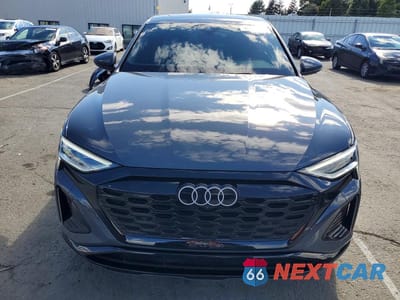 Piąte zdjęcie samochodu w środku: 2024 AUDI Q8 E-TRON SPORTBACK PREMIUM PLUS VIN:WA1CAAGE6RB035171 - miniatura