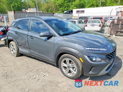 Czwarte zdjęcie samochodu z boku: 2023 HYUNDAI KONA SEL VIN:KM8K3CAB8PU003809 - miniatura