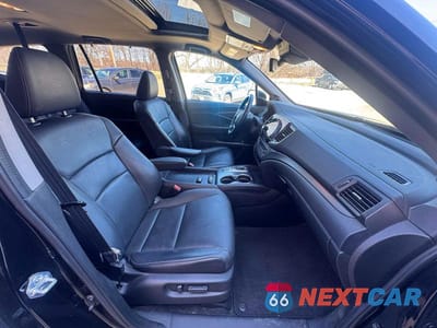 Piąte zdjęcie samochodu w środku: 2021 HONDA PILOT SE VIN:5FNYF6H24MB096457 - miniatura