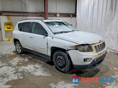Czwarte zdjęcie samochodu z boku: 2015 JEEP COMPASS LATITUDE VIN:1C4NJDEB8FD109294 - miniatura