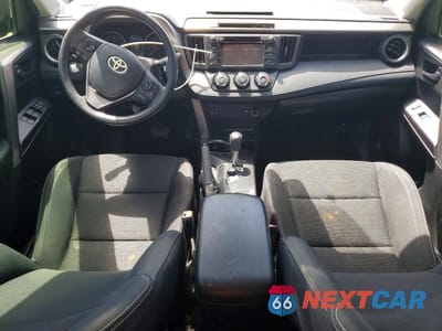 Zdjęcie 8 z 13 samochodu: 2018 TOYOTA RAV4 LE VIN:JTMZFREV3JJ156771 - miniatura