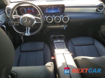 Zdjęcie 8 z 13 samochodu: 2025 MERCEDES-BENZ CLA 250 4MATIC VIN:W1K5J4HB2SN509681 - miniatura