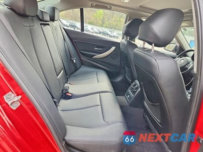 Zdjęcie 10 z 12 samochodu: 2016 BMW 320 XI VIN:WBA8E5G51GNT94542 - miniatura