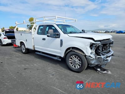 Czwarte zdjęcie samochodu z boku: 2017 FORD F250 SUPER DUTY VIN:1FD7X2A67HEE59206 - miniatura