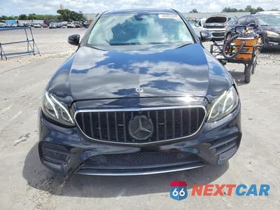Piąte zdjęcie samochodu w środku: 2018 MERCEDES-BENZ E 300 VIN:WDDZF4JB9JA375738 - miniatura