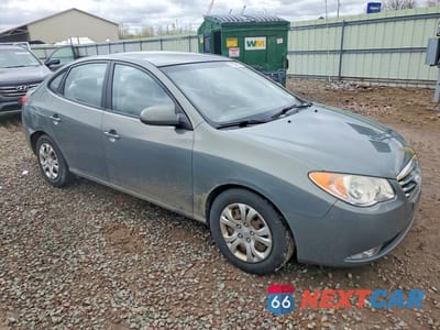 Czwarte zdjęcie samochodu z boku: 2010 HYUNDAI ELANTRA VIN:KMHDU4AD4AU897764 - miniatura
