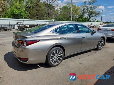 Trzecie zdjęcie samochodu z tyłu: 2021 LEXUS ES 250 BASE VIN:58AD11D18MU005070 - miniatura