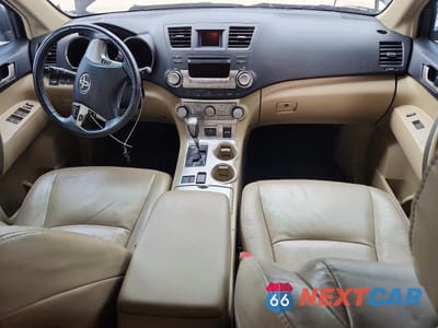 Zdjęcie 8 z 14 samochodu: 2011 TOYOTA HIGHLANDER SE VIN:5TDZK3EH1BS045692 - miniatura