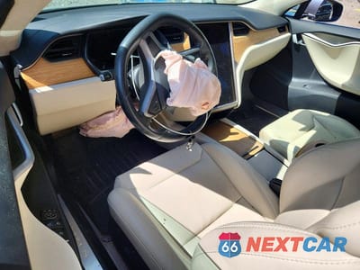 Zdjęcie 8 z 12 samochodu: 2018 TESLA MODEL S VIN:5YJSA1E26JF286333 - miniatura