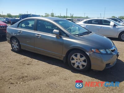Czwarte zdjęcie samochodu z boku: 2008 HONDA CIVIC LX VIN:1HGFA16538L109712 - miniatura