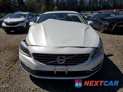 Piąte zdjęcie samochodu w środku: 2015 VOLVO S60 PREMIER VIN:YV126MFK5F2353154 - miniatura