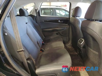 Zdjęcie 11 z 13 samochodu: 2019 KIA SORENTO L VIN:5XYPG4A39KG582364 - miniatura