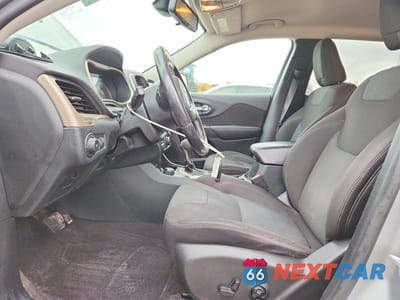 Zdjęcie 7 z 13 samochodu: 2016 JEEP CHEROKEE LATITUDE VIN:1C4PJMCS1GW198658 - miniatura