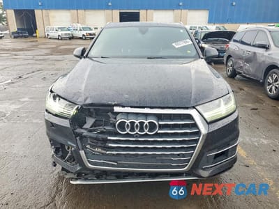 Piąte zdjęcie samochodu w środku: 2017 AUDI Q7 PREMIUM PLUS VIN:WA1LAAF70HD026939 - miniatura