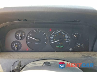 Zdjęcie 9 z 13 samochodu: 2004 JEEP GRAND CHEROKEE LAREDO VIN:1J4GW48S94C269140 - miniatura