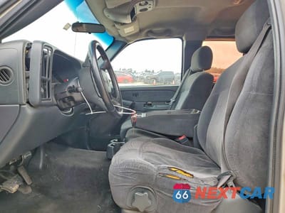 Zdjęcie 7 z 12 samochodu: 2002 CHEVROLET SILVERADO C1500 VIN:2GCEC19V621256880 - miniatura