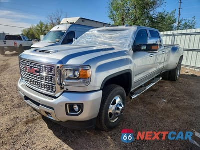 2018 GMC SIERRA K3500 DENALI 1GT42YEY8JF136111 - główne zdjęcie licytacji z USA - miniatura