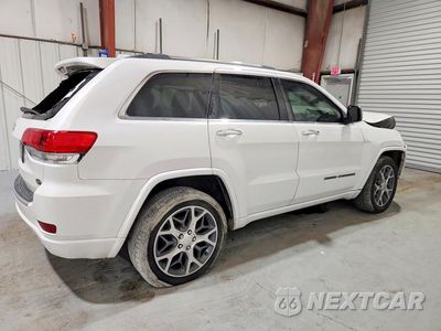 Trzecie zdjęcie samochodu z tyłu: 2019 JEEP GRAND CHEROKEE OVERLAND VIN:1C4RJECGXKC597234 - miniatura