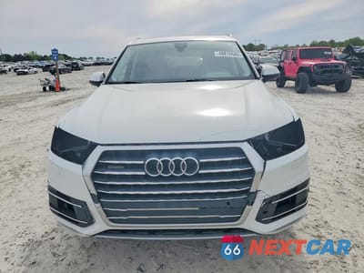 Piąte zdjęcie samochodu w środku: 2018 AUDI Q7 PREMIUM PLUS VIN:WA1LAAF79JD038416 - miniatura