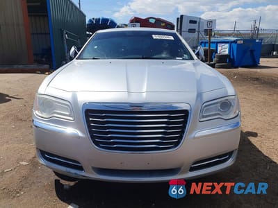 Piąte zdjęcie samochodu w środku: 2012 CHRYSLER 300 VIN:2C3CCAAGXCH196944 - miniatura