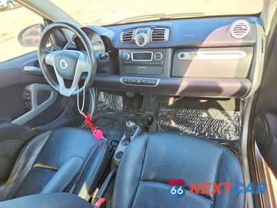 Zdjęcie 8 z 12 samochodu: 2012 SMART FORTWO PURE VIN:WMEEJ3BA4CK542867 - miniatura