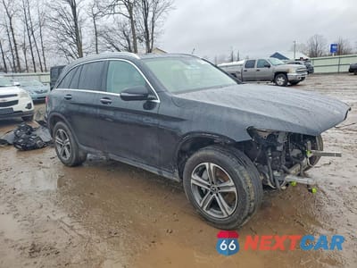 Czwarte zdjęcie samochodu z boku: 2019 MERCEDES-BENZ GLC 300 4MATIC VIN:WDC0G4KB6KF659485 - miniatura