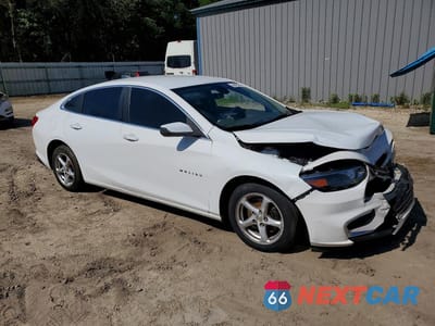 Czwarte zdjęcie samochodu z boku: 2017 CHEVROLET MALIBU LS VIN:1G1ZC5ST8HF246895 - miniatura
