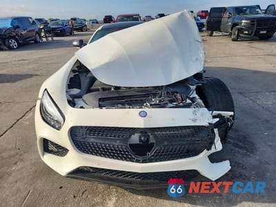 Piąte zdjęcie samochodu w środku: 2017 MERCEDES-BENZ AMG GT S VIN:WDDYJ7JA2HA010461 - miniatura