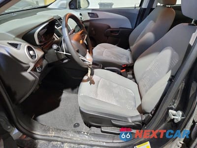 Zdjęcie 7 z 12 samochodu: 2020 CHEVROLET SONIC LS VIN:1G1JB5SB9L4137440 - miniatura