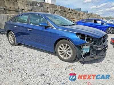 Czwarte zdjęcie samochodu z boku: 2019 HYUNDAI SONATA SE VIN:5NPE24AF1KH819051 - miniatura