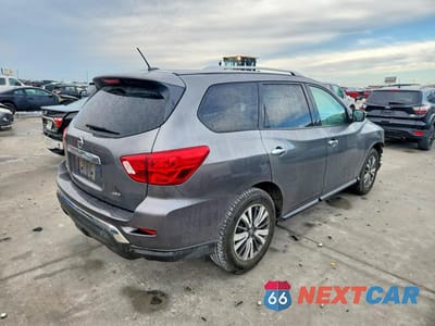 Trzecie zdjęcie samochodu z tyłu: 2018 NISSAN PATHFINDER S VIN:5N1DR2MM5JC613629 - miniatura