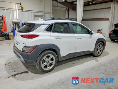 Trzecie zdjęcie samochodu z tyłu: 2022 HYUNDAI KONA SEL VIN:KM8K3CAB6NU805076 - miniatura