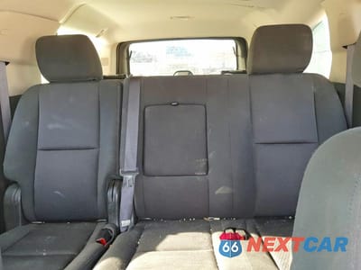 Zdjęcie 10 z 13 samochodu: 2012 CHEVROLET SUBURBAN K1500 LS VIN:1GNSKHE74CR326737 - miniatura